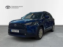 Mörkblå Ny 2024 Toyota Corolla Cross Active SUV | 369 900 kr (Marknadspris)