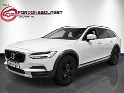 Vit Begagnad 2017 Volvo V90 CC Kombi | 204 800 kr (Marknadspris)