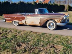 Begagnad 1957 Ford Skyliner Cab | 210 000 kr