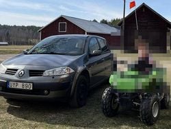 Grå Begagnad 2004 Renault Mégane II Halvkombi | 10 000 kr (Superpris)