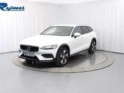 Vit Begagnad 2019 Volvo V60 CC SE Kombi | 264 800 kr (Marknadspris)