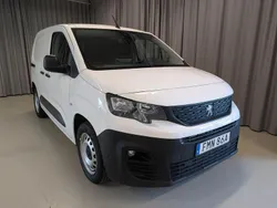Vit Begagnad 2019 Peugeot Partner Minibuss | 119 900 kr (Superpris)