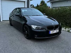 Svart Begagnad 2009 BMW 320 Comfort Edition Sportkupé | 79 900 kr (Bra pris)