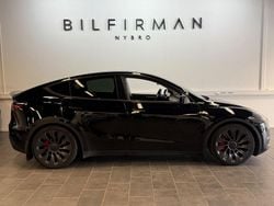 Svart Begagnad 2023 Tesla Model Y Performance SUV | 389 900 kr (Bra pris)