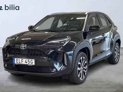 Svart Begagnad 2022 Toyota Yaris Cross SUV | 279 900 kr