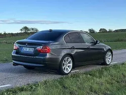 Grå Begagnad 2005 BMW 330 Comfort Edition Sedan | 48 000 kr (Marknadspris)