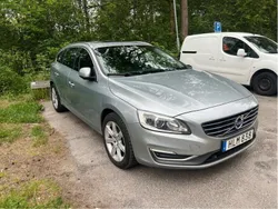 Silver Begagnad 2014 Volvo V60 Summum Kombi | 120 000 kr (Bra pris)