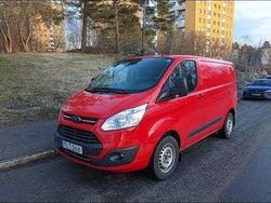 Röd Begagnad 2017 Ford Transit | 80 000 kr