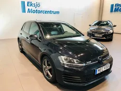 Svart (svart metallic) Begagnad 2016 VW Golf VII GTD Halvkombi | 179 900 kr (Dyr)