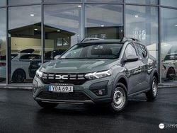 Grå Begagnad 2022 Dacia Sandero Stepway SUV | 164 900 kr (Marknadspris)