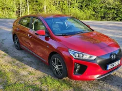 Röd Begagnad 2019 Hyundai Ioniq Sedan | 115 000 kr