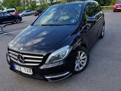 Svart Begagnad 2013 Mercedes B180 Minibuss | 85 000 kr (Lite dyr)