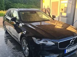 Svart Begagnad 2020 Volvo V90 Momentum Kombi | 232 000 kr (Bra pris)