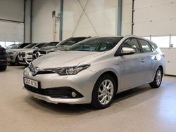 Silver Begagnad 2016 Toyota Auris Touring Sports Kombi | 178 900 kr (Marknadspris)