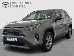 Grön Begagnad 2022 Toyota RAV4 Hybrid Active SUV | 349 900 kr (Bra pris)
