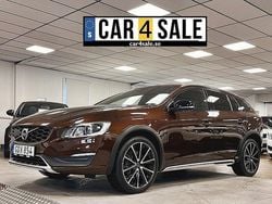 Brun Begagnad 2016 Volvo V60 CC Kombi | 209 900 kr (Marknadspris)