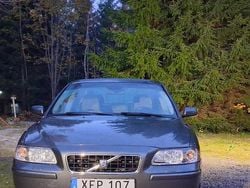Grå Begagnad 2006 Volvo S60 Business Edition Sedan | 28 500 kr (Marknadspris)
