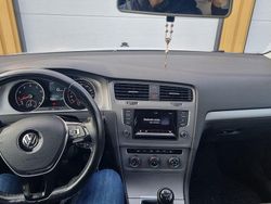 Vit Begagnad 2015 VW Golf VII Halvkombi | 71 500 kr (Marknadspris)