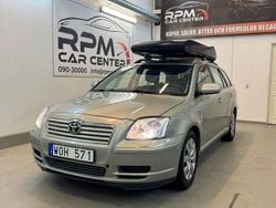 Ljusgrön (grön) Begagnad 2005 Toyota Avensis Kombi | 59 900 kr (Dyr)