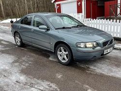 Begagnad 2004 Volvo S60 Sedan | 17 900 kr