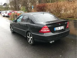 Blå Begagnad 2002 Mercedes C32 AMG AMG Sedan | 90 000 kr