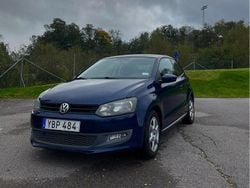 Blå Begagnad 2010 VW Polo Trendline Halvkombi | 50 000 kr (Superpris)