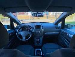 Grå Begagnad 2007 Opel Zafira Minibuss | 30 000 kr (Lite dyr)