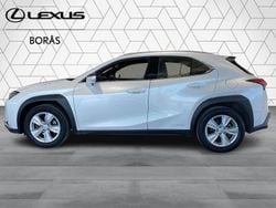 Vit Begagnad 2019 Lexus UX 250h SUV | 239 900 kr (Marknadspris)