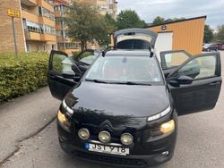 Svart Begagnad 2016 Citroën C4 Cactus PureTech Halvkombi | 85 000 kr (Marknadspris)