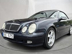 Mörkblå Begagnad 2000 Mercedes CLK430 Cab | 65 000 kr