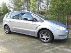 Grå Begagnad 2009 Ford S-MAX S Minibuss | 39 000 kr (Marknadspris)