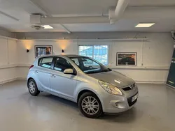 Silver Begagnad 2011 Hyundai i20 Select Halvkombi | 79 900 kr (Marknadspris)