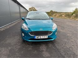 Blå Begagnad 2018 Ford Fiesta Titanium Halvkombi | 125 000 kr (Marknadspris)