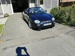Svart Begagnad 2001 MG F Cab | 35 000 kr
