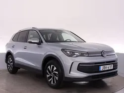 Mörkgrå Begagnad 2025 VW Tiguan Life SUV | 547 800 kr