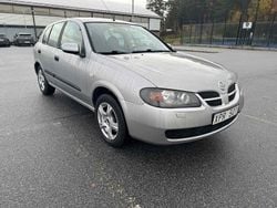 Silver Begagnad 2006 Nissan Almera Halvkombi | 23 900 kr (Marknadspris)