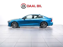 Blå Begagnad 2019 Volvo S60 R-Design Sedan | 359 700 kr (Marknadspris)