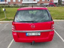 Röd Begagnad 2009 Opel Zafira Minibuss | 20 000 kr (Bra pris)