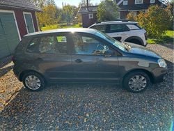 Grå Begagnad 2006 VW Polo Halvkombi | 18 000 kr (Marknadspris)