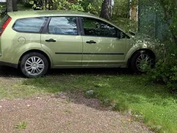 Grön Begagnad 2006 Ford Focus Kombi | 4 000 kr