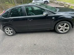Svart Begagnad 2007 Ford Focus Halvkombi | 19 000 kr (Marknadspris)