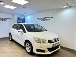 Vit Begagnad 2013 Citroën C4 Halvkombi | 53 900 kr (Marknadspris)