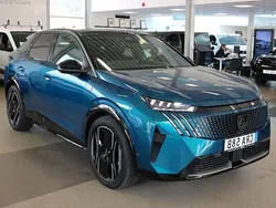 Blå obsession Begagnad 2024 Peugeot e-3008 Ultimate SUV | 489 900 kr (Marknadspris)
