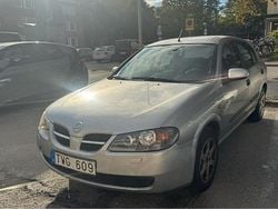 Silver Begagnad 2002 Nissan Almera Halvkombi | 13 900 kr