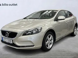 Ljusbrun Begagnad 2017 Volvo V40 Kinetic Kombi | 159 900 kr (Marknadspris)