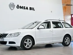 Vit Begagnad 2011 Skoda Octavia Ambiente Kombi | 54 800 kr (Lite dyr)
