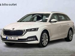 Vit Begagnad 2021 Skoda Octavia Kombi | 234 900 kr