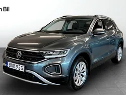 Grå Begagnad 2024 VW T-Roc Life SUV | 319 900 kr (Lite dyr)