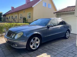 Blå Begagnad 2003 Mercedes E500 Avantgarde Sedan | 80 000 kr