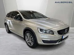 Ljusbrun Begagnad 2017 Volvo V60 CC Standard Kombi | 219 500 kr (Lite dyr)